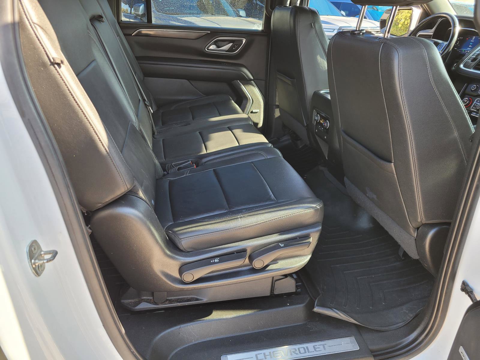 Used 2022 Chevrolet Suburban Z71 AWD/4WD image 12