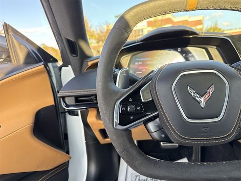 Used 2023 Chevrolet Corvette Stingray Premium Conv w/ Z51 Performance Package image 13