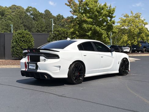 Used 2022 Dodge Charger Scat Pack w/ Dynamics Package RWD image 3