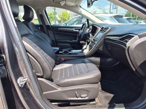 Used 2016 Ford Fusion SE w/ Equipment Group 202A FWD image 29