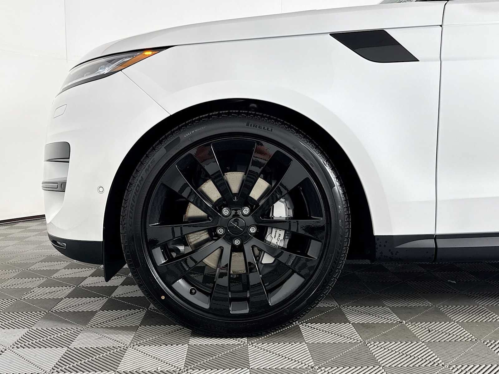 New 2026 Land Rover Range Rover Sport SE AWD/4WD image 30