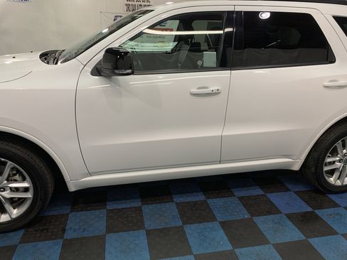 Used 2024 Dodge Durango GT image 2