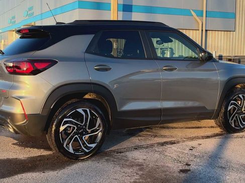 Used 2024 Chevrolet TrailBlazer RS w/ Convenience Package image 2