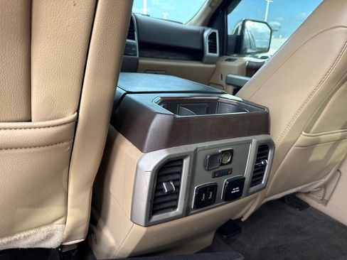 Used 2018 Ford F150 Lariat w/ Equipment Group 502A Luxury AWD/4WD image 13