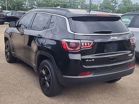 Used 2019 Jeep Compass Latitude AWD/4WD image 3