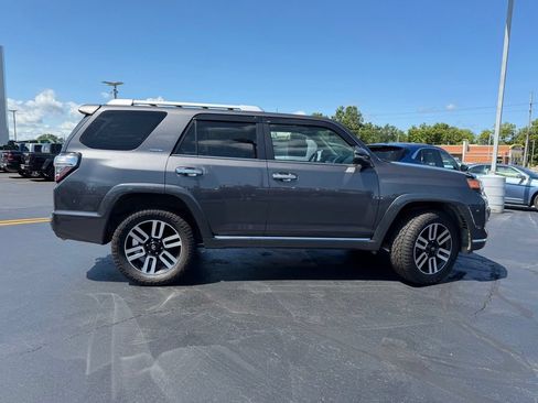Used 2022 Toyota 4Runner Limited AWD/4WD image 9