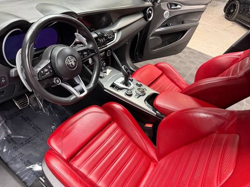 Used 2024 Alfa Romeo Stelvio Veloce AWD/4WD image 32