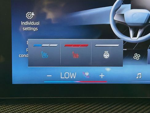 Used 2026 BMW X6 M60i AWD/4WD image 21