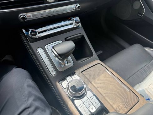 Used 2022 Genesis G90 5.0 Ultimate RWD image 21