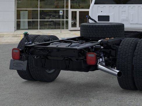 New 2025 Ford F550 4x4 Supercab Super Duty image 21