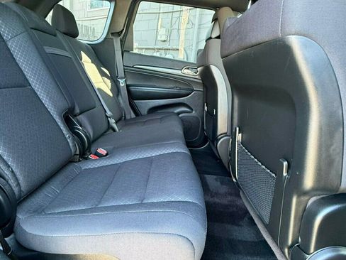 Used 2018 Jeep Grand Cherokee Laredo AWD/4WD image 42