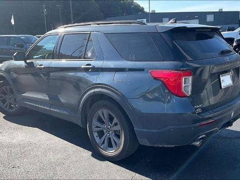 Certified 2022 Ford Explorer XLT w/ Equipment Group 202A RWD image 3