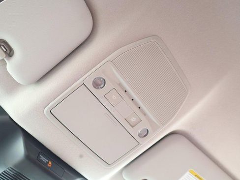 New 2025 Nissan Kicks SR image 19