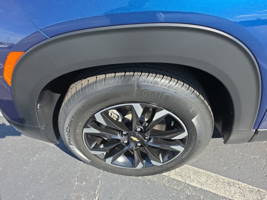 Used 2021 Chevrolet TrailBlazer LT w/ Premium Seating Package FWD image 10