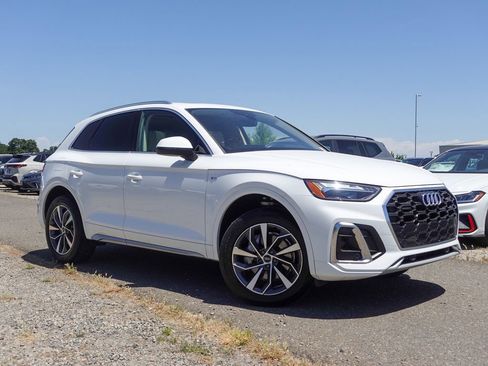 Used 2023 Audi Q5 2.0T Premium w/ Convenience Package AWD/4WD image 5