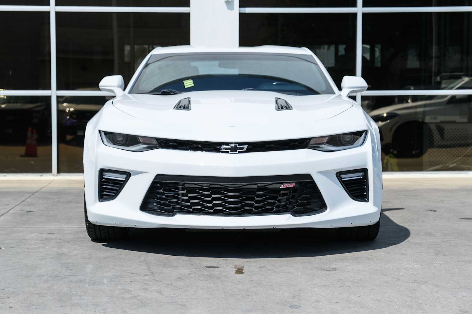 Used 2018 Chevrolet Camaro SS RWD image 3
