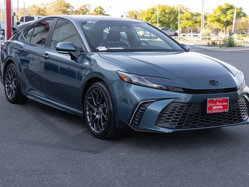 Certified 2025 Toyota Camry SE w/ Convenience Package FWD image 3