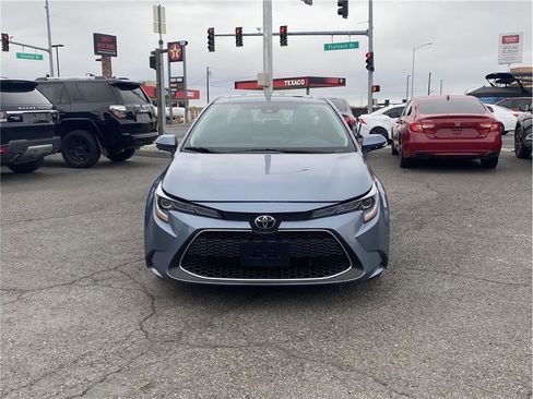 Used 2020 Toyota Corolla XLE w/ Carpet Mat Package (TMS) FWD image 2