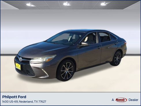 Used 2016 Toyota Camry XSE image 1