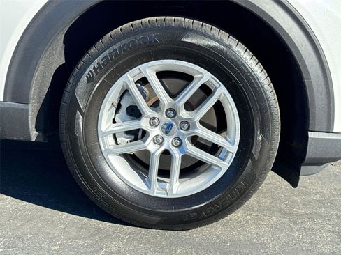 Used 2025 Ford Explorer Active w/ Active Comfort Package image 6