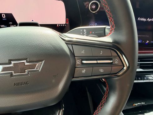 Used 2024 Chevrolet Traverse RS image 16