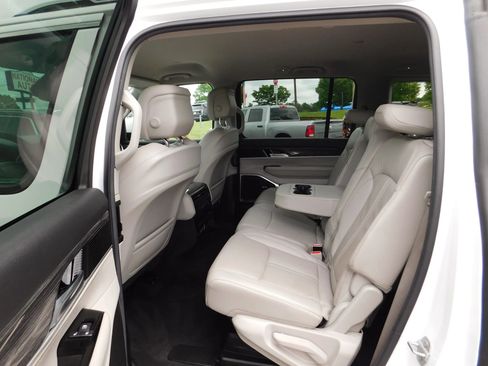 Used 2022 Jeep Wagoneer Series III RWD image 12