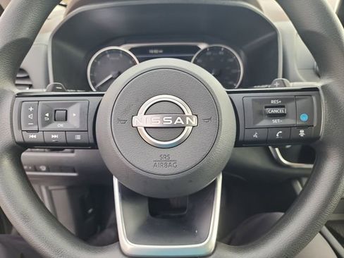 Used 2023 Nissan Rogue SV image 17