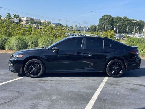 Used 2021 Toyota Camry SE FWD image 4
