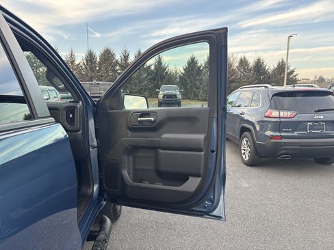 Used 2024 Chevrolet Silverado 1500 Custom w/ Turbomax Blackout Package image 10