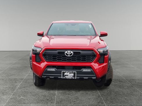 Used 2024 Toyota Tacoma TRD Off-Road image 2