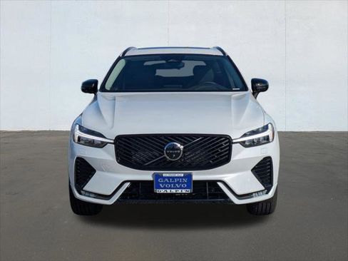 New 2026 Volvo XC60 B5 Plus w/ Climate Package PRO AWD/4WD image 4