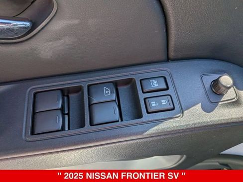 Certified 2025 Nissan Frontier SV AWD/4WD image 14