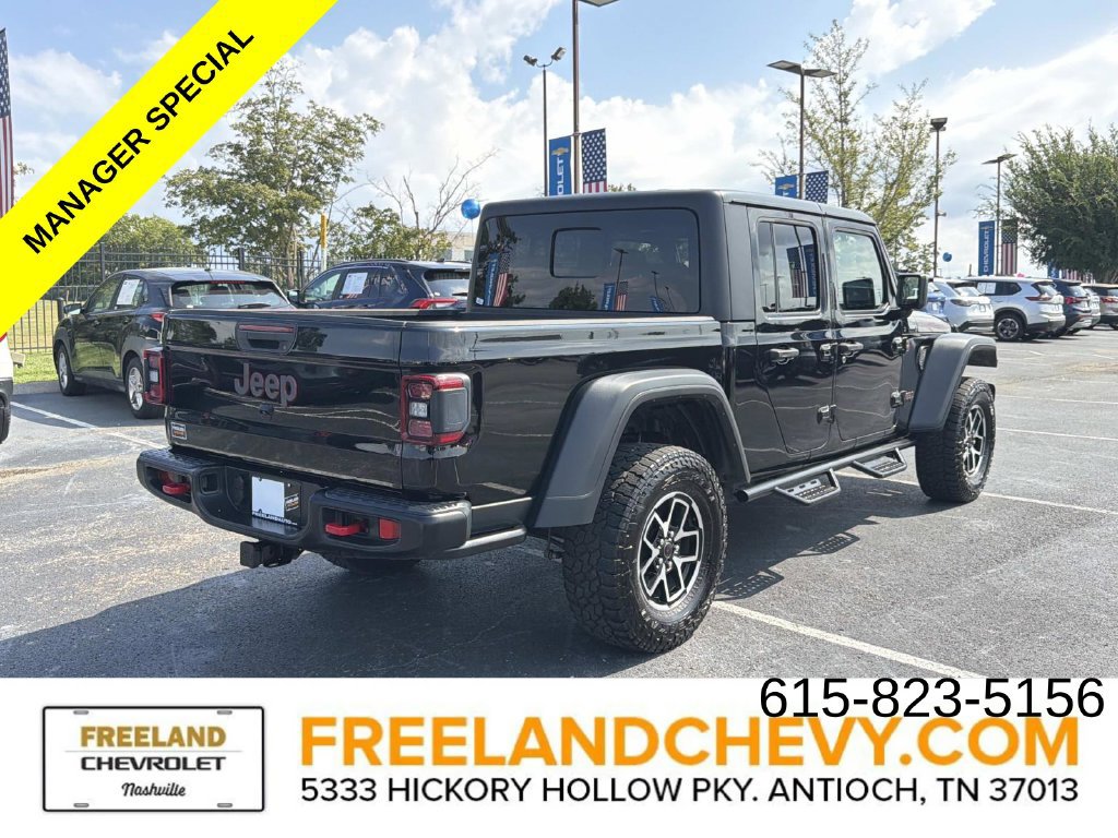 Used 2024 Jeep Gladiator Rubicon w/ Technology Group AWD/4WD image 3
