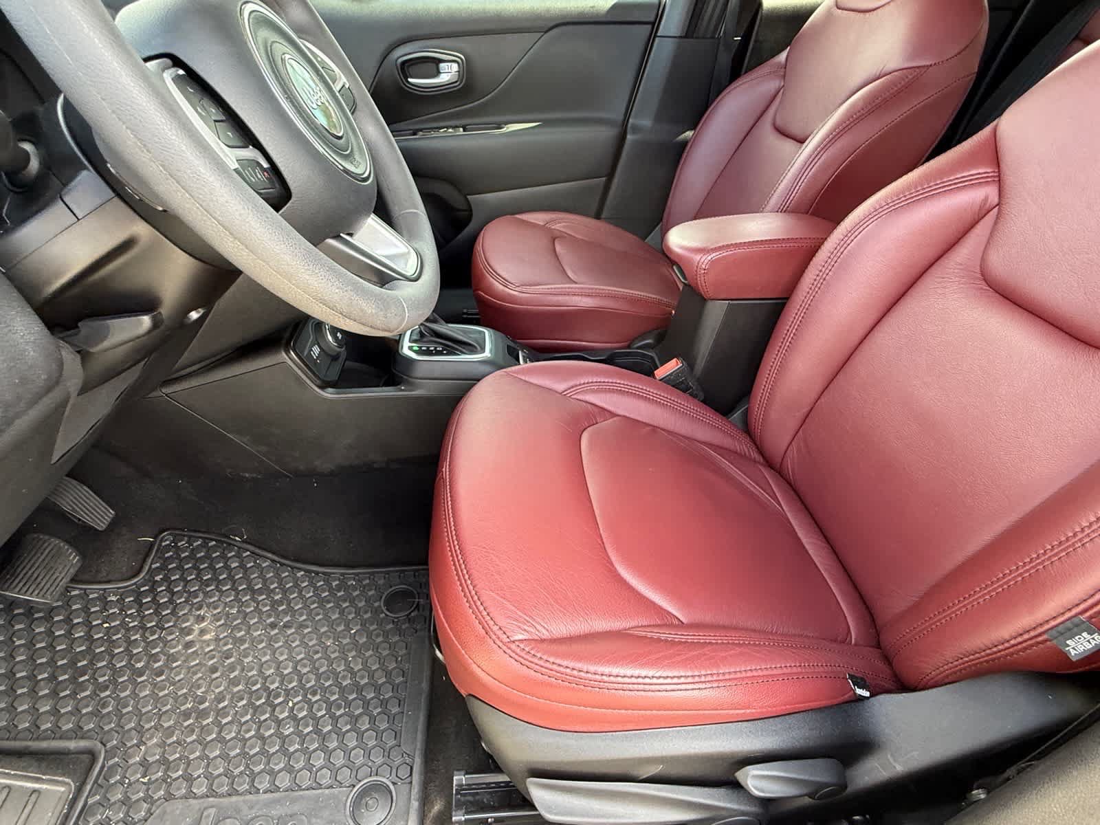 Used 2023 Jeep Renegade Latitude AWD/4WD image 13