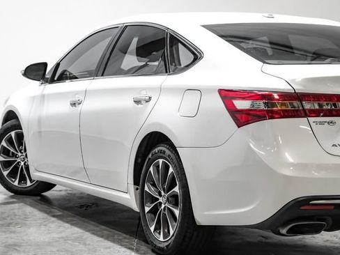 Used 2016 Toyota Avalon XLE FWD image 15