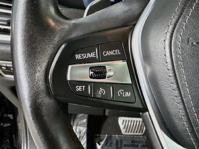 Used 2020 BMW X5 sDrive40i w/ Luxury Seating Package RWD image 13