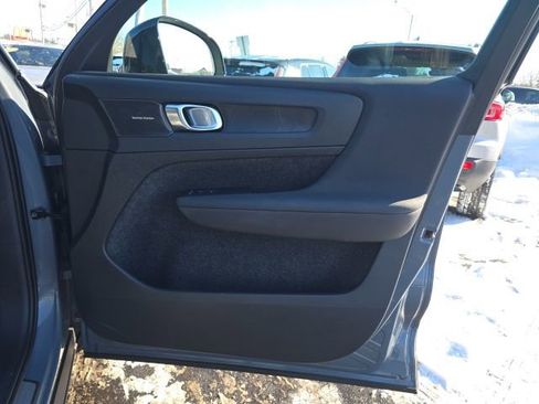 Certified 2023 Volvo XC40 Recharge Ultimate w/ Protection Package Premier image 17