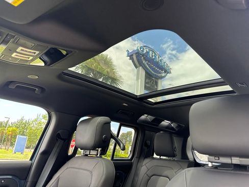 New 2026 Land Rover Defender 110 X-Dynamic SE AWD/4WD image 14
