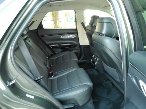 Used 2025 Genesis GV70 2.5T AWD/4WD image 24