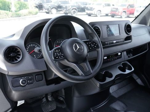 Used 2024 Mercedes-Benz Sprinter 2500 w/ Acoustic Package image 22