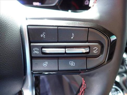 Used 2026 Chevrolet Colorado Z71 w/ Technology Package AWD/4WD image 18