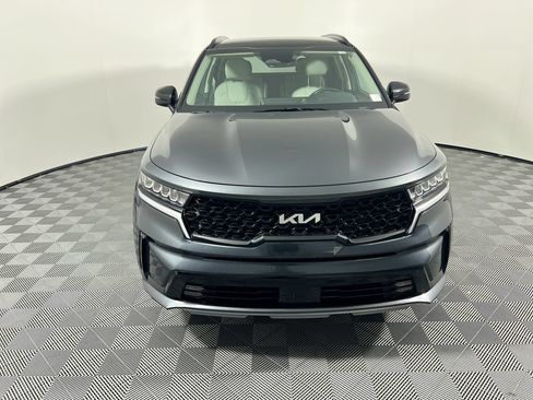 Used 2022 Kia Sorento EX w/ Panoramic Sunroof Package FWD image 9