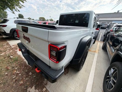 Used 2025 Jeep Gladiator Mojave w/ Convenience Group AWD/4WD image 3