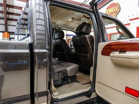 Used 2005 Ford F350 King Ranch AWD/4WD image 42
