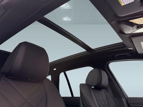 Used 2026 BMW X5 sDrive40i w/ Premium Package image 16