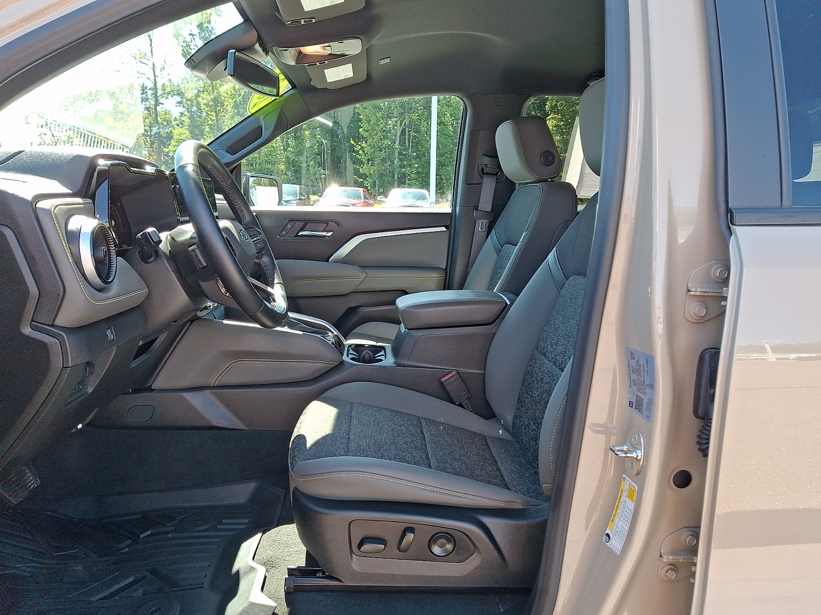 Certified 2024 Chevrolet Colorado ZR2 AWD/4WD image 13