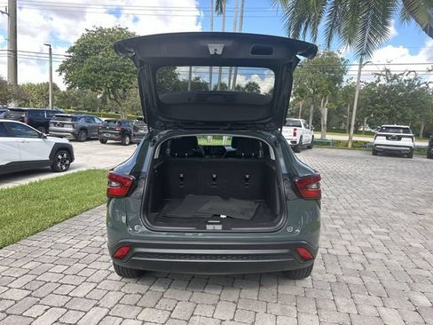 Used 2025 Chevrolet Trax LS w/ LS Convenience Package FWD image 28