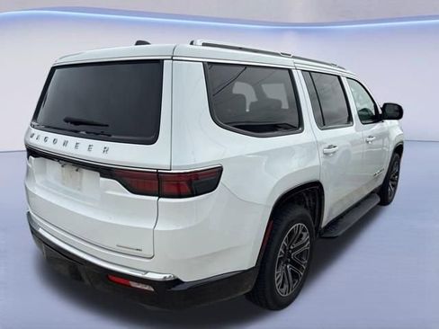 Used 2024 Jeep Wagoneer Series II w/ Flexible Seating Group RWD image 4