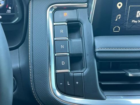 Used 2023 GMC Yukon AT4 w/ AT4 Premium Package AWD/4WD image 36