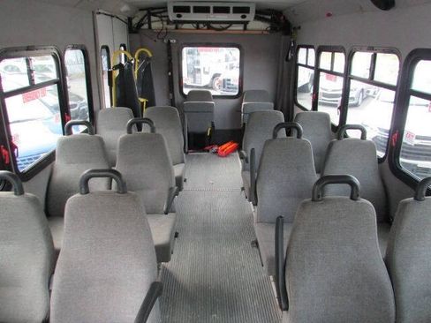 Used 2013 Ford E-450 and Econoline 450 Super Duty w/ Shuttle Bus Prep Pkg RWD image 9